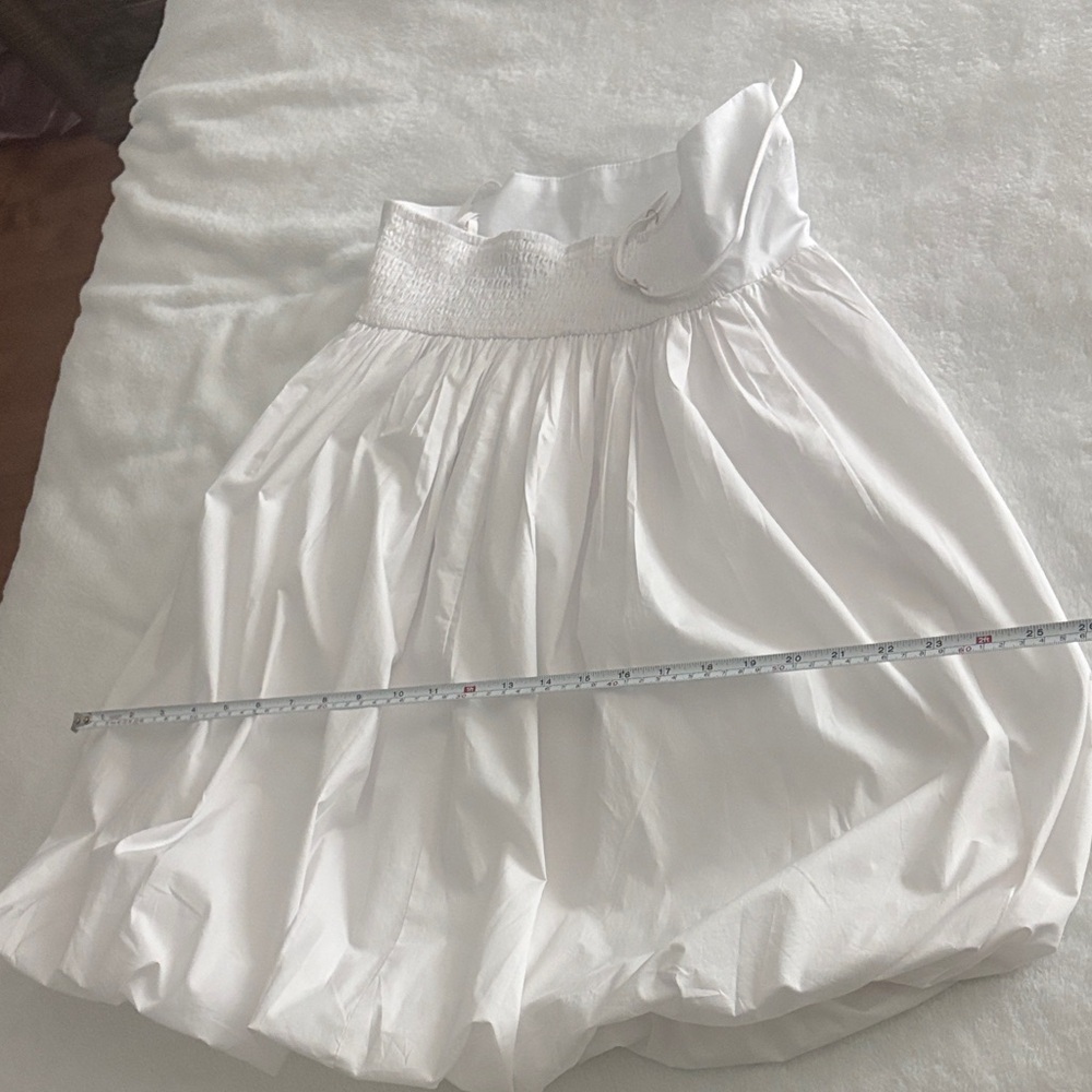 Elegant White Women's Skirt - Picture 4 of 4